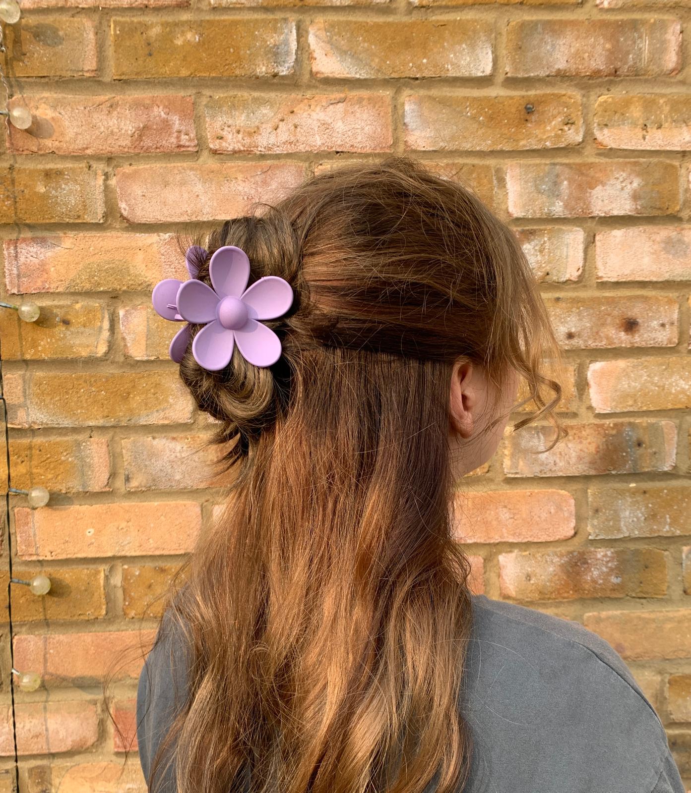 Lavender Retro Flower Claw Clip