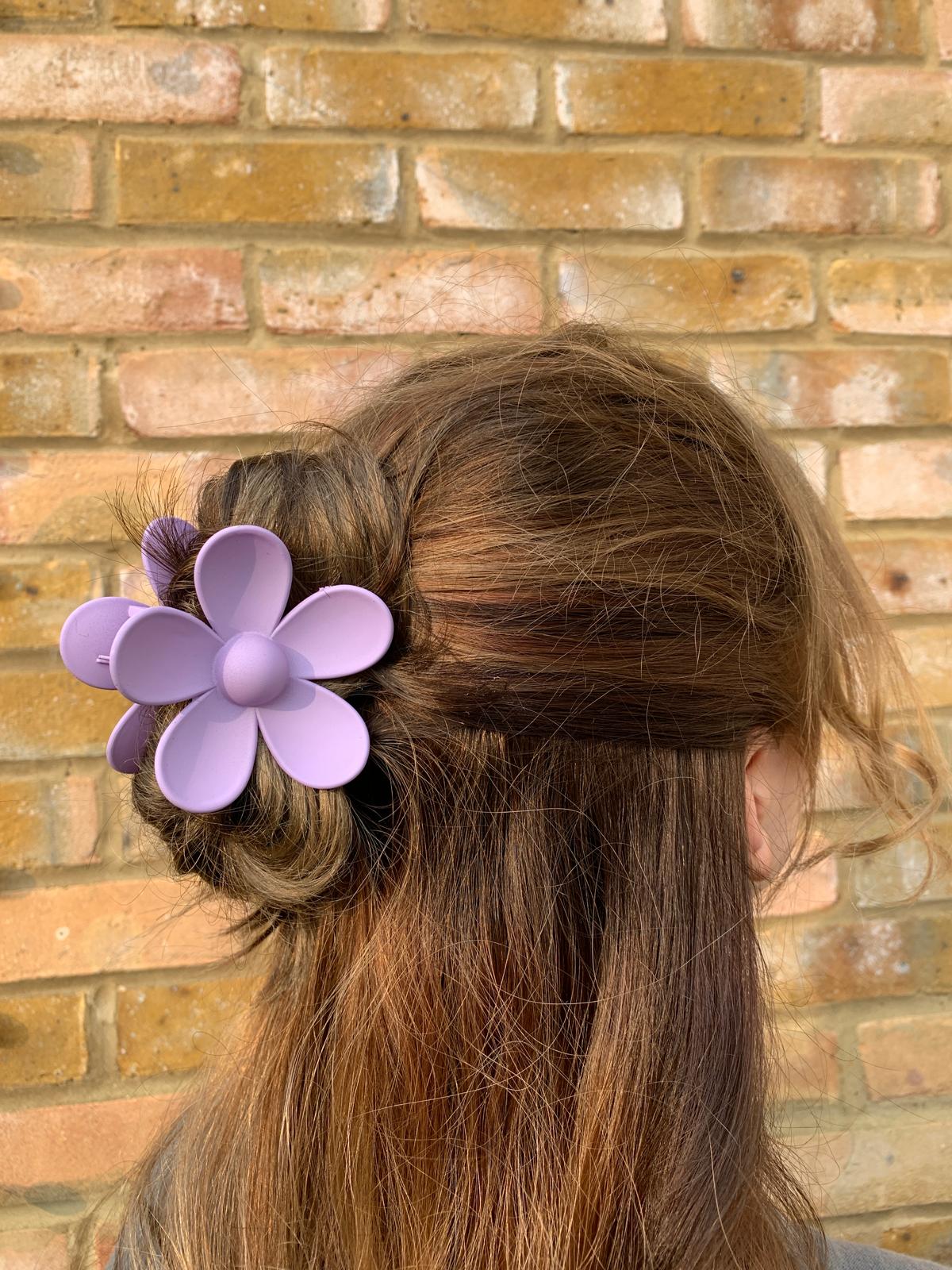 Lavender Retro Flower Claw Clip