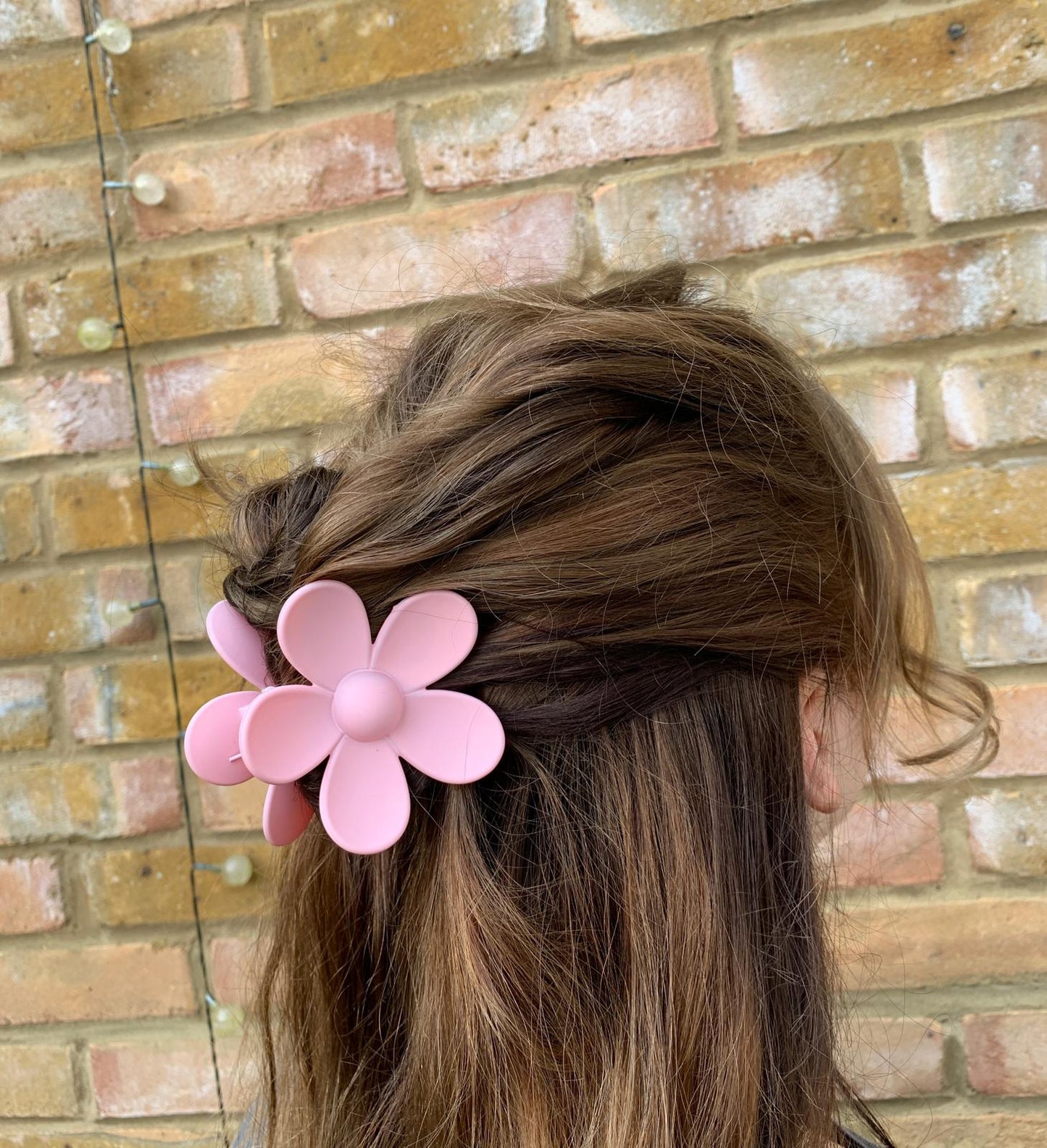 Baby Pink Retro Flower Claw Clip